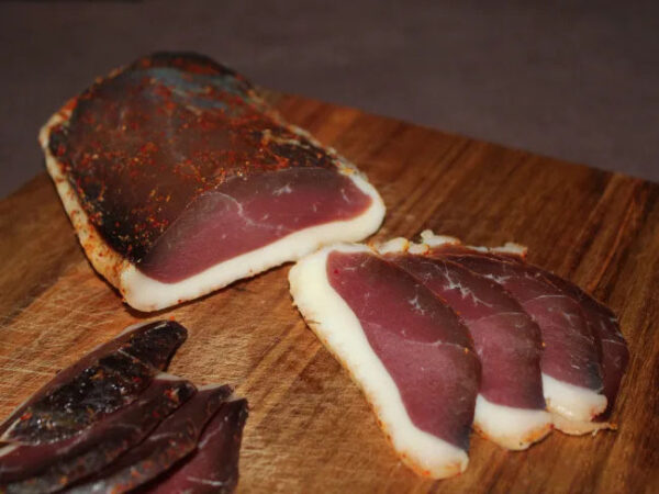 Magret de canard fumé au Piment d'Espelette.
